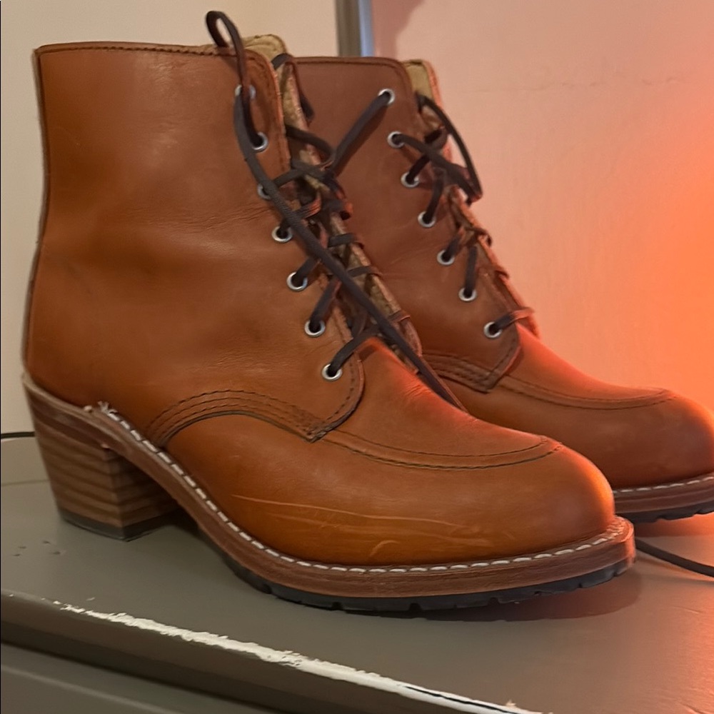 Women's Tan Leather Red Wing “Clara”s